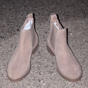 Steve Madden Leopold Tan Suede Chelsea Ankle Boots (New)